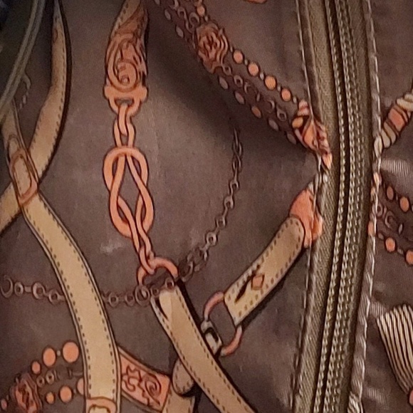 Women's Elegant Faux Leather Zipper Shoulder Bag - Picture 7 of 9